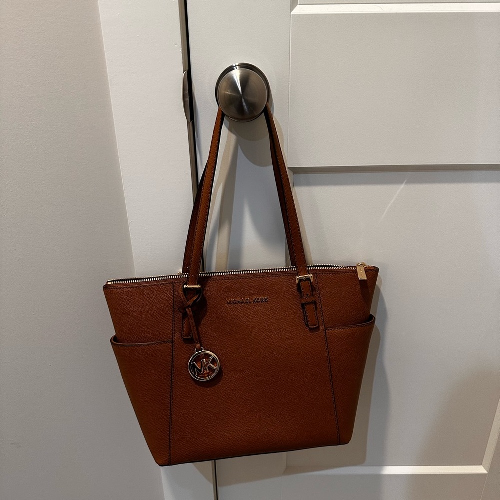 NEW Michael Kors JET SET TOTE PURSE BROWN